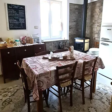 Tana Della Lavanda Dom wakacyjny Montefiorino